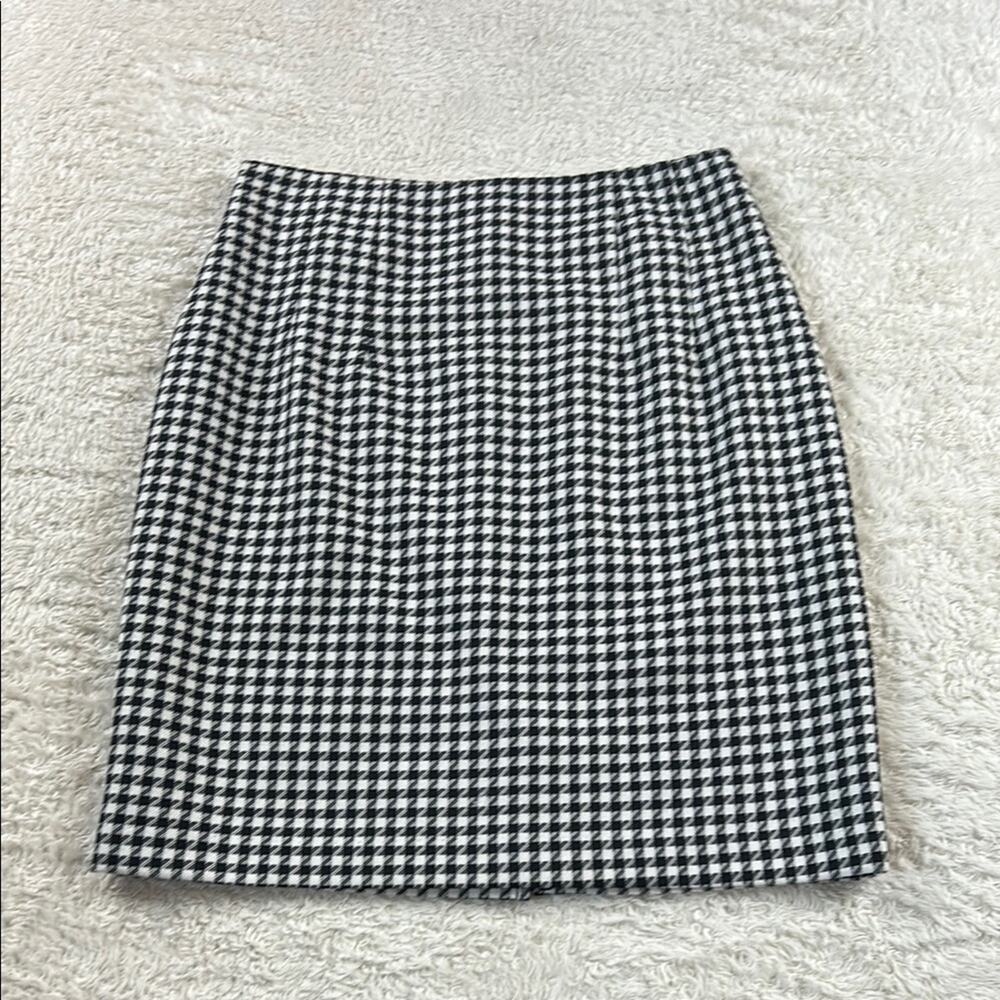 Vintage 80s‎ Tarazzia black and white houndstooth mini skirt, size 7 or 8